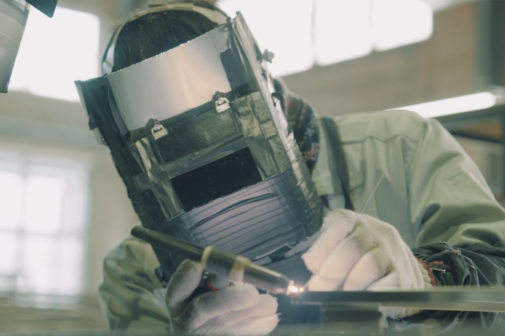 金属製品の加工スタッフ - 溶接作業